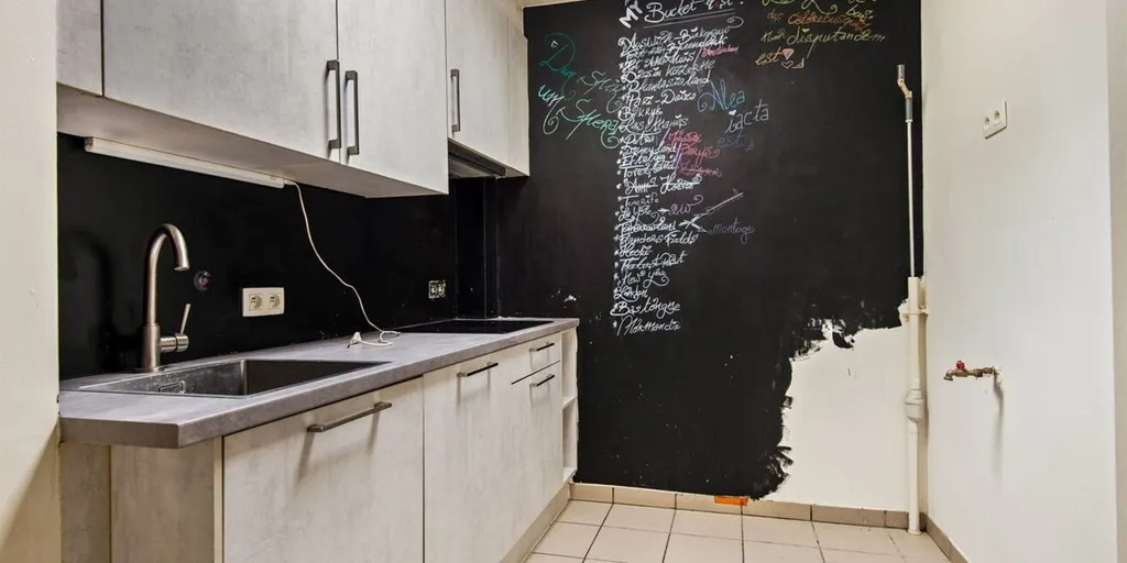 Cuisine - Maison Charmante avec 3 Chambres à Lier