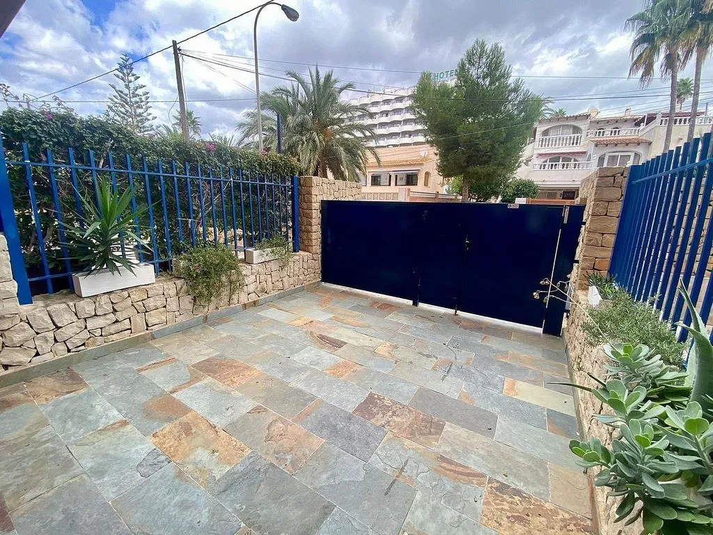 Välivaade - Spacious Apartment with Sea View in Caleta