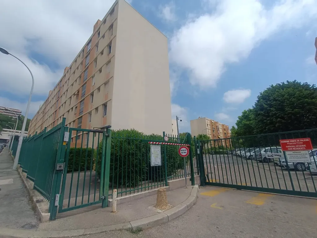Välivaade - Apartment with Balcony in Nice, Le Ray
