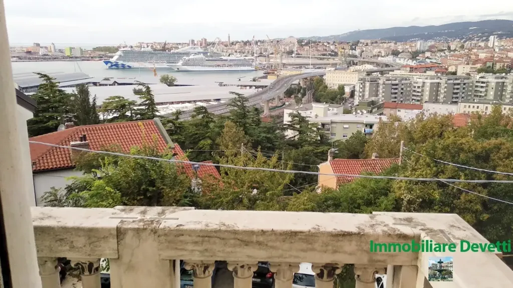 Balcon - Terraced Apartment with City View in Trieste