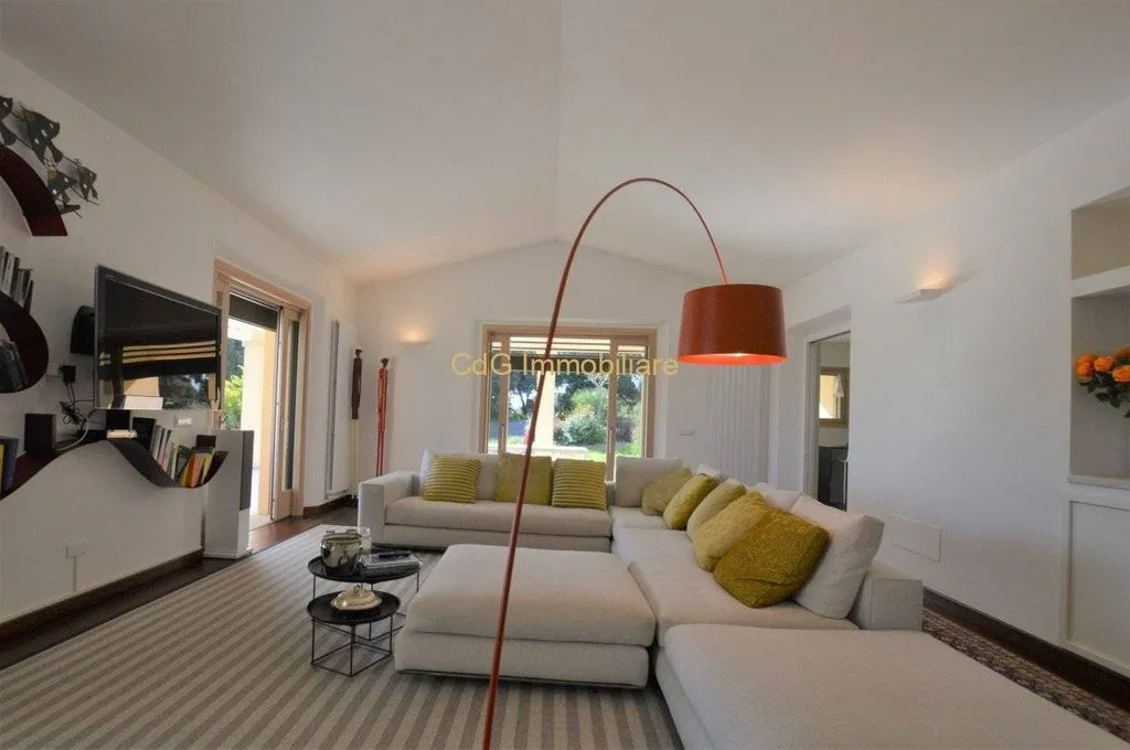 Elutuba - Contemporary Villa with Pool in Telti, Sardinia