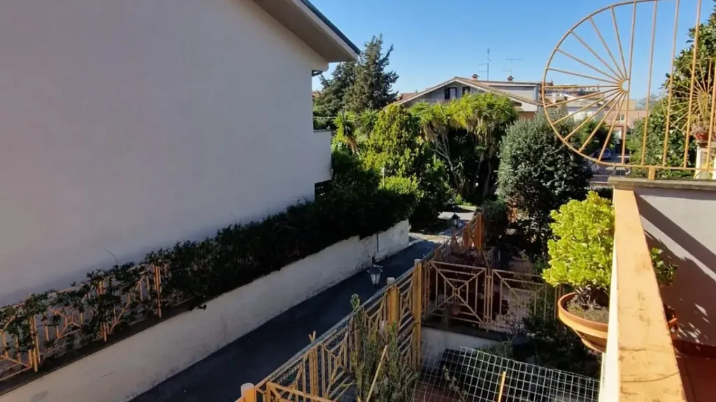 Balcon - Villa with Garden in Ciampino