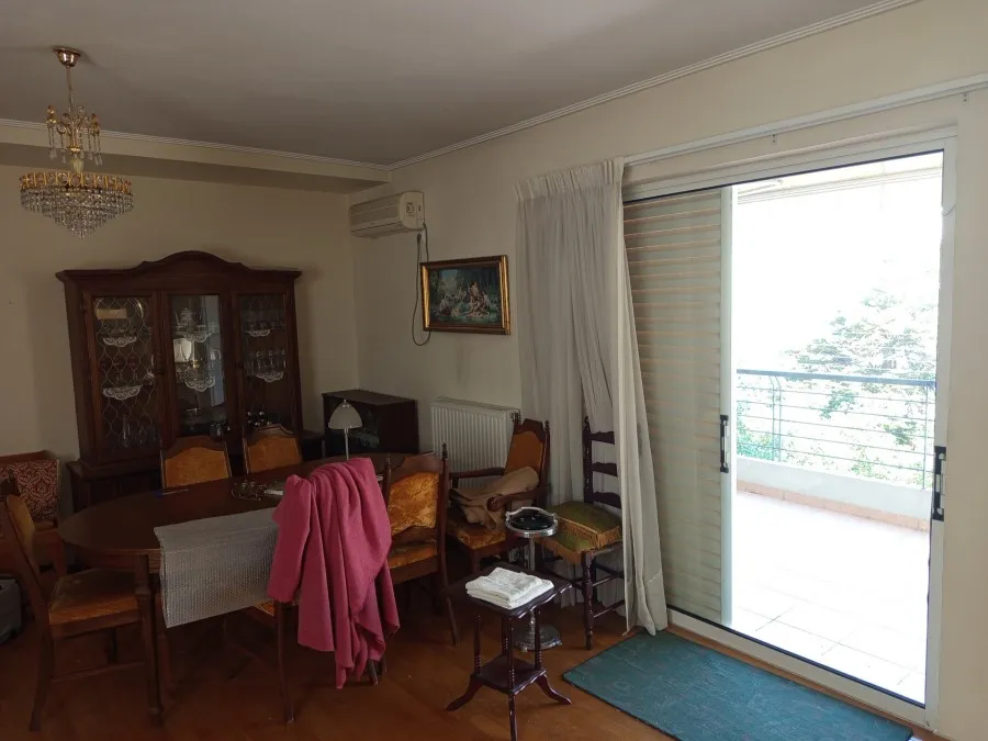Sala da pranzo - Bright Corner Apartment with Balcony in Dafni