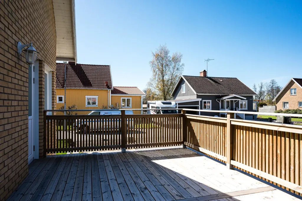 Balcon - Modern Villa with West-Facing Terrace in Grästorp