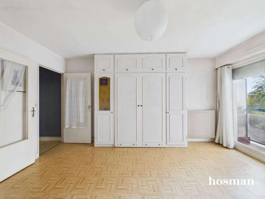 Chambres - Studio avec Balcons et Ascenseur à Paris 18ᵉ