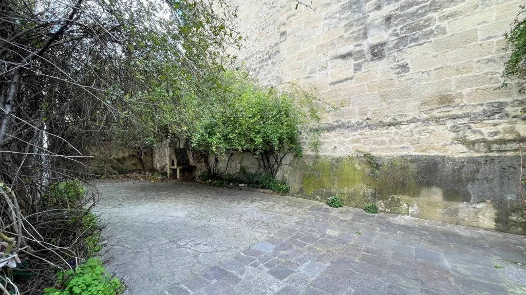 Aed - 6-toaline maja asukohas Uzès