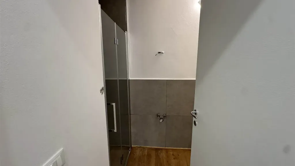 Salles de bain - Ground Floor Apartment with Garden in Florence