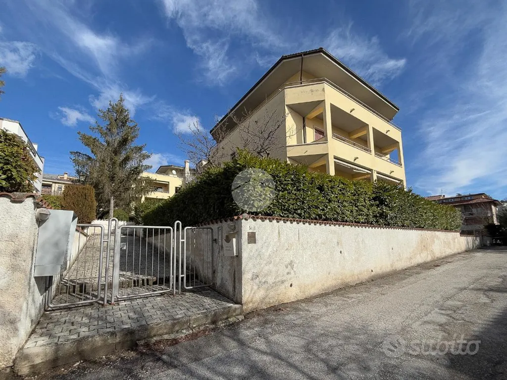 Extérieur - 4-Room Apartment with Private Parking in L'Aquila