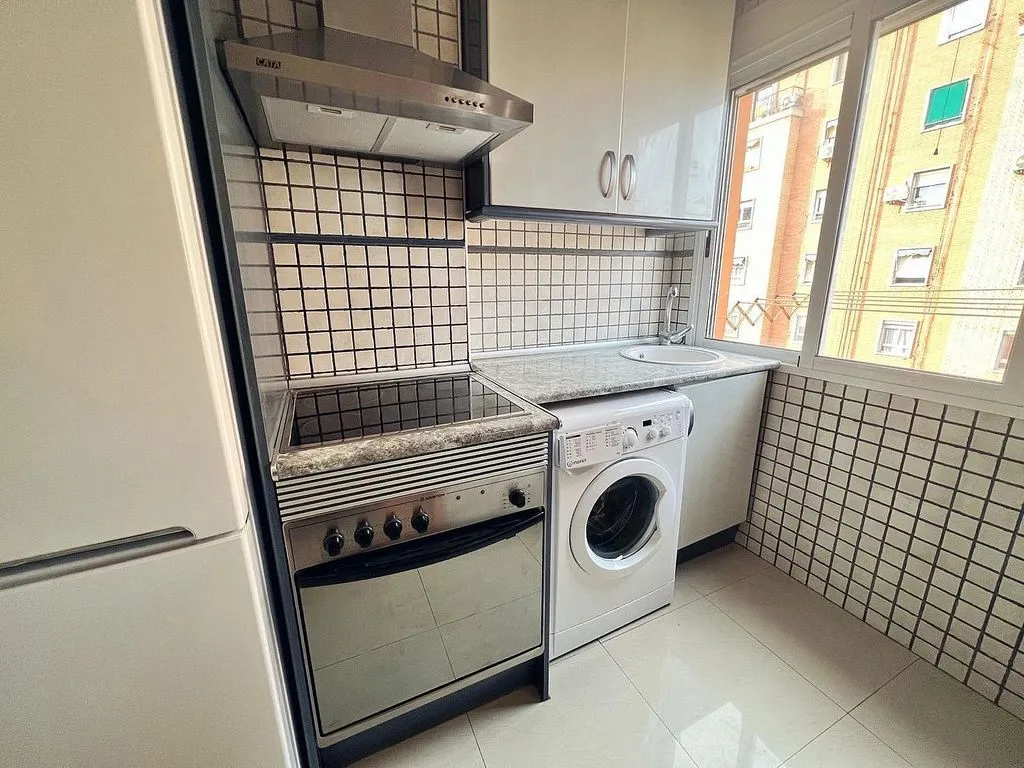 Kitchen - Furnished Flat with Air Conditioning in Algirós