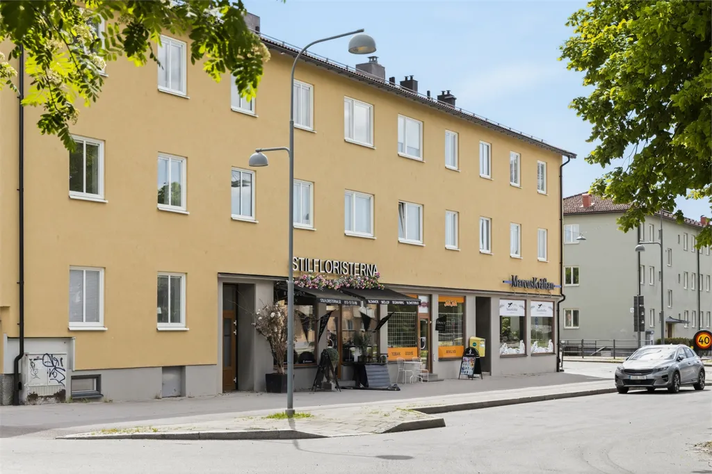 Välivaade - Light-Filled Flat with Balcony near Linköping
