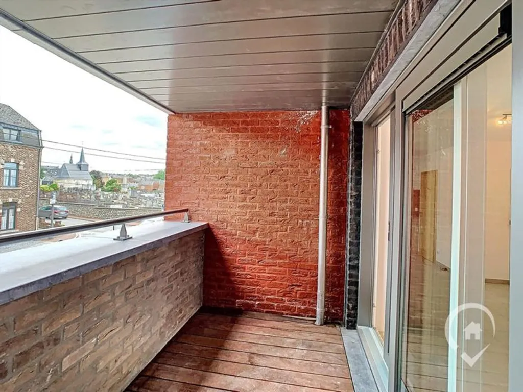 Balcon - Appartement avec Balcon et Jardin Commun à Marche-En-Famenne