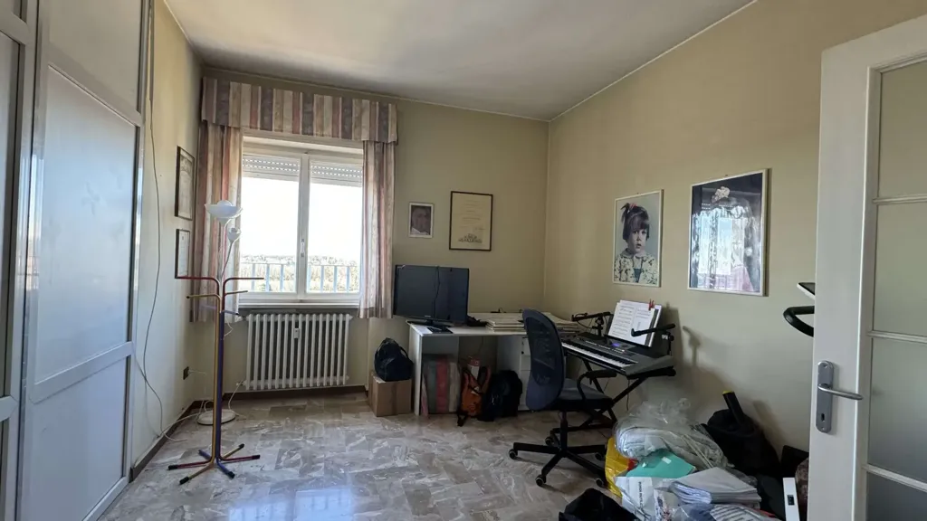 Bureau - Apartment with Panoramic View in Appiano Gentile