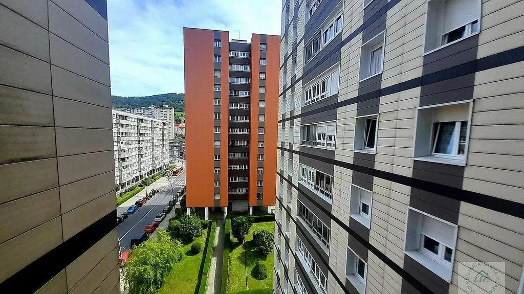 Balcon - Apartment with Terrace and Balcony in Txurdinaga