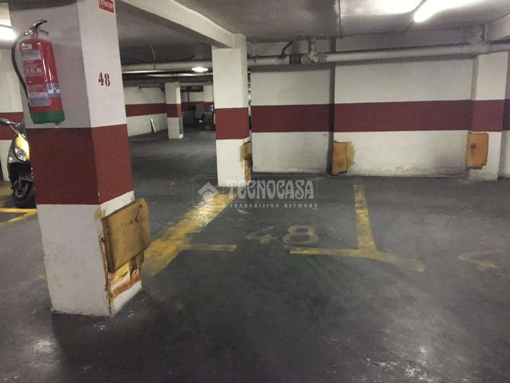 Garage - Apartment with Balcony in Aiora