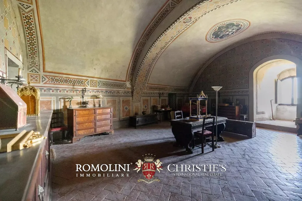 Kabinet - Medieval Castle with Panoramic Views in Val d'Orcia