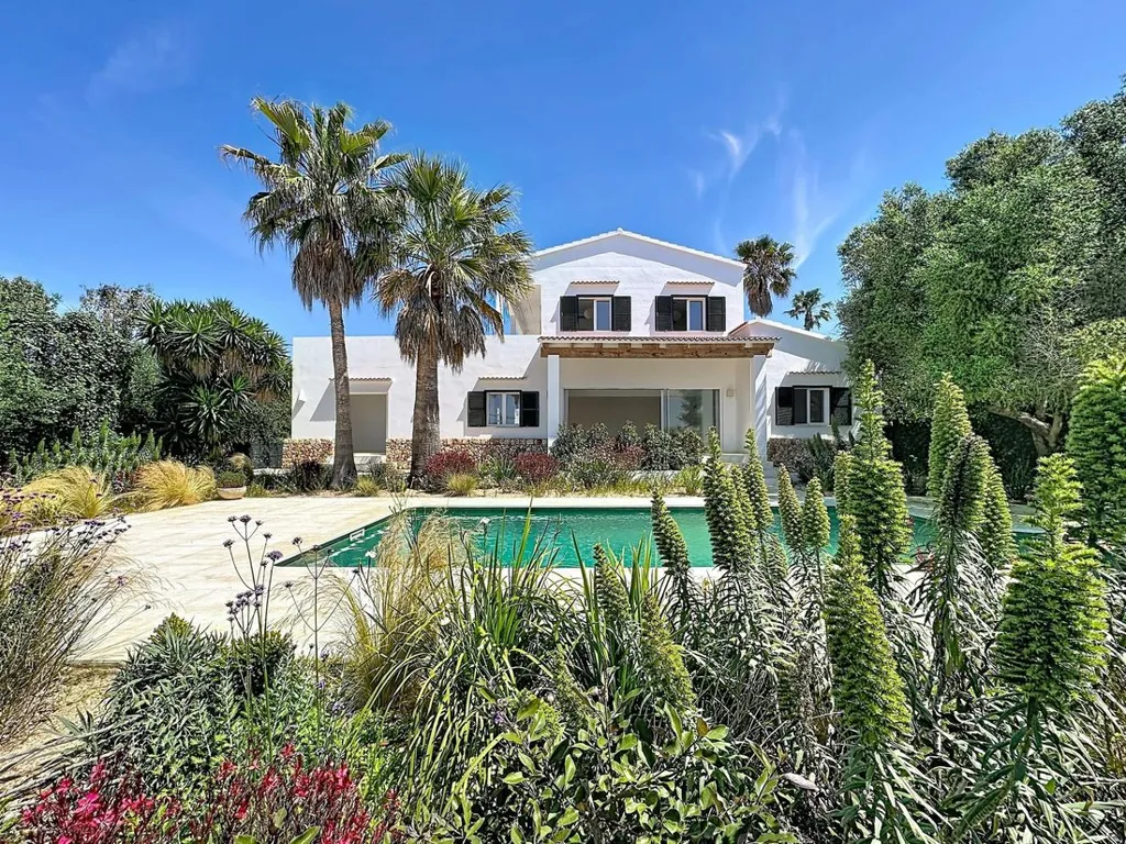 Bassein - Renovated Villa with Pool in Es Castell