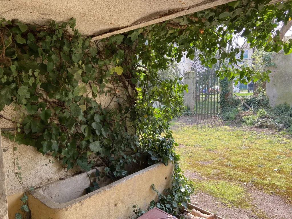 Aed - Old House with Potential Duplexes in Saint-Genis-Laval