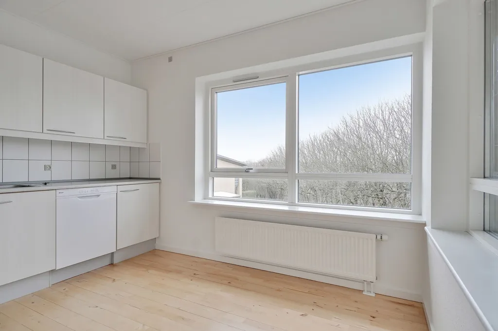 Cucina - 4-Bed Apartment with Balcony in Aalborg Øst