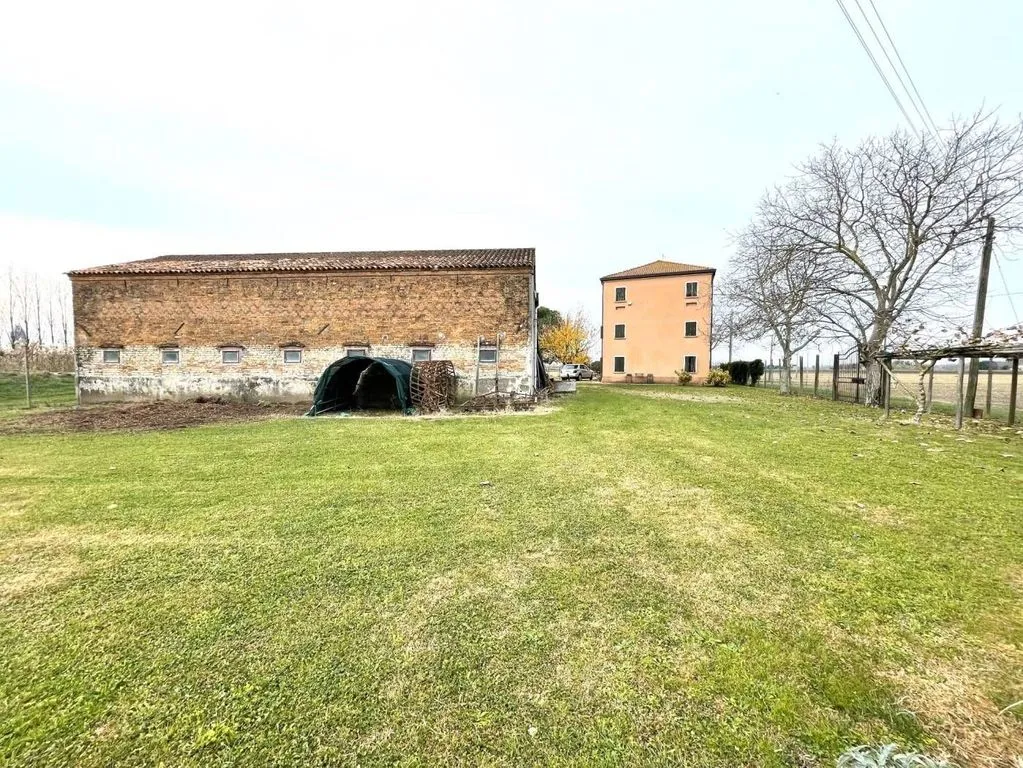 Aed - Historic Farmhouse with Pier in Jesolo