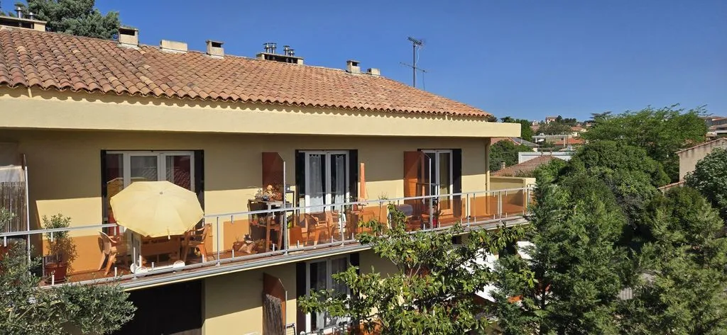 Balcon - Immeuble de Rapport avec Appartements à Aix-en-Provence