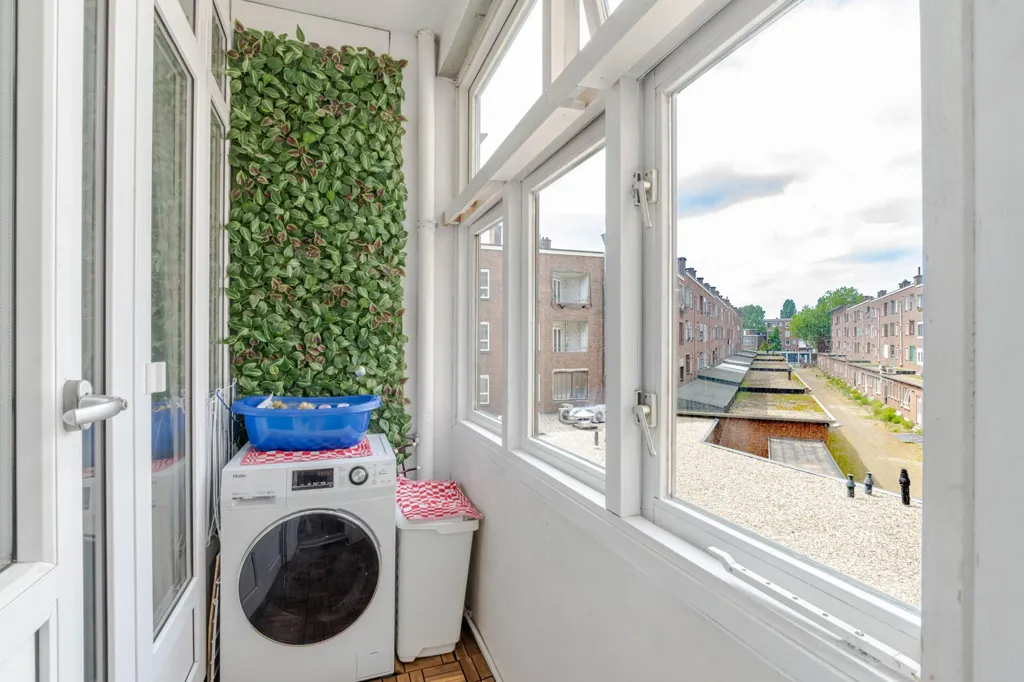 Balcone - 3-Bedroom Apartment with Loggia in Rotterdam