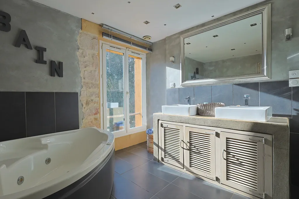 Vannitoad - Luxury House with Pool in Vallauris