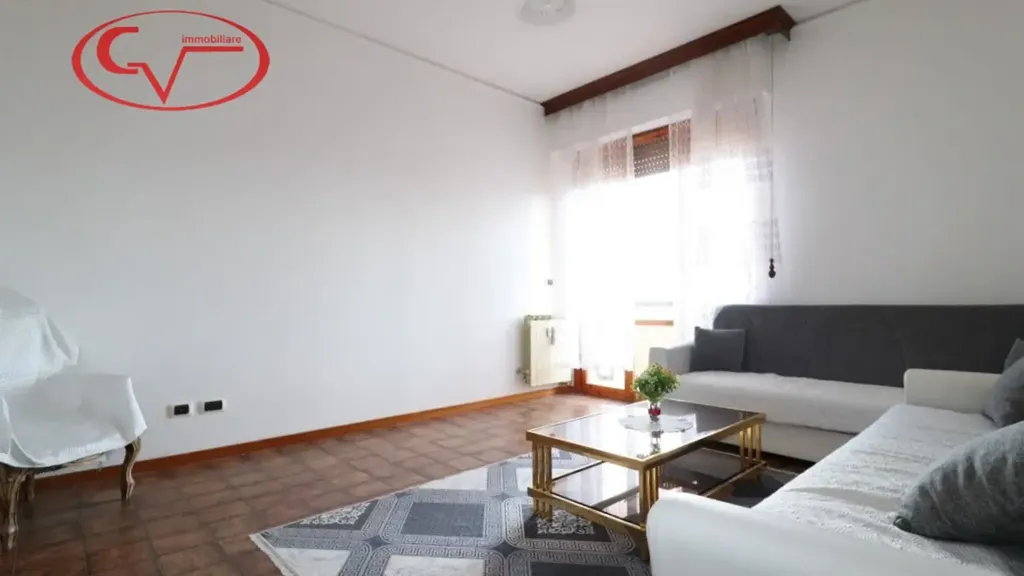 Elutuba - Spacious 4-Room Apartment with Terraces in Montevarchi