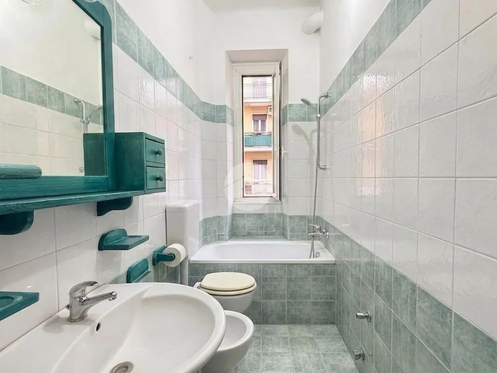Vannitoad - 2-Bedroom Flat with Balcony in Cermenate, Milan