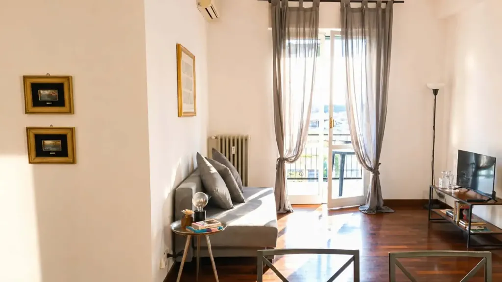 Elutuba - Studio Apartment with Balcony in Milan