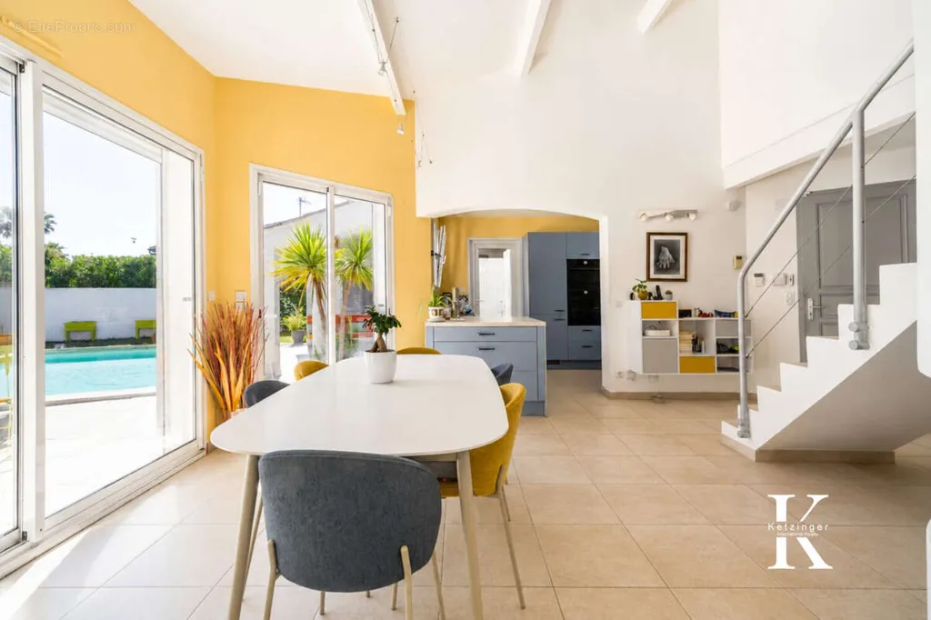 Salle à manger - Villa avec Piscine et Jardin à Perols