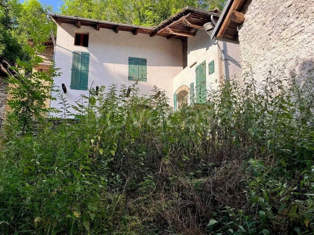 Välivaade - Rustic House with Garden in Frassino
