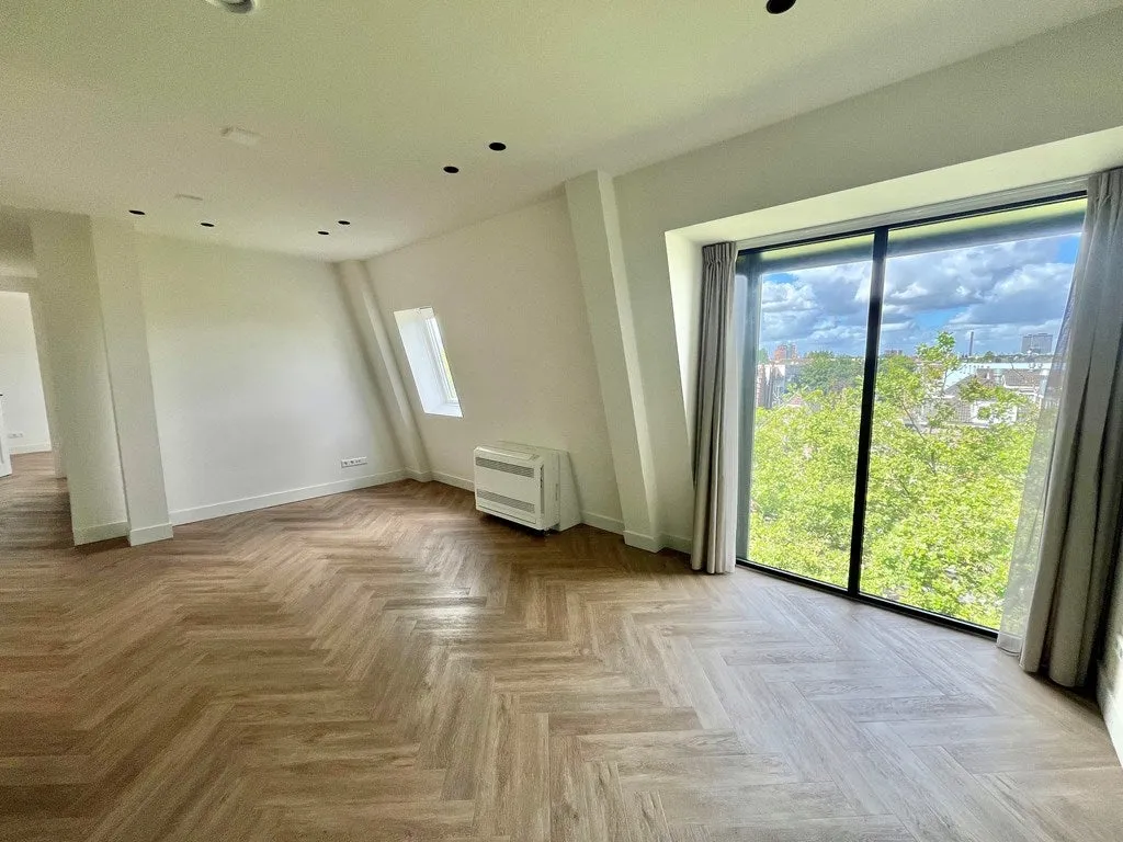 Toad - Maisonnette Apartment with Atrium View in Rotterdam