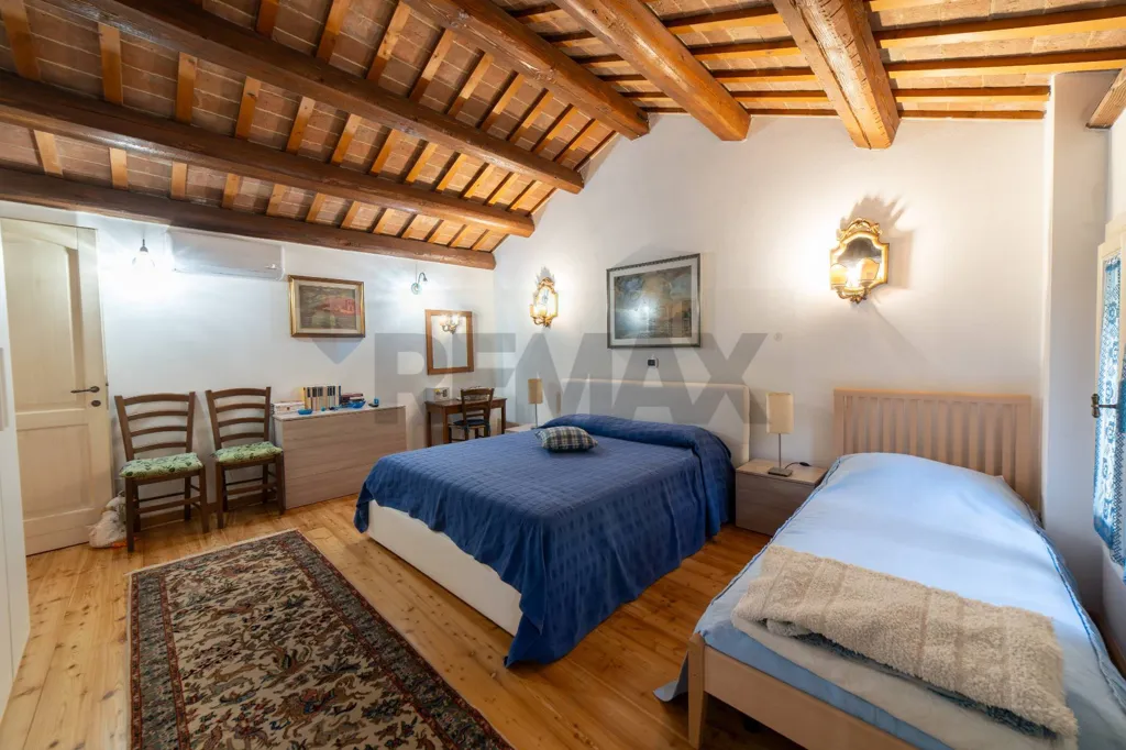 Magamistoad - Rustic House with B&B Potential in Vo'