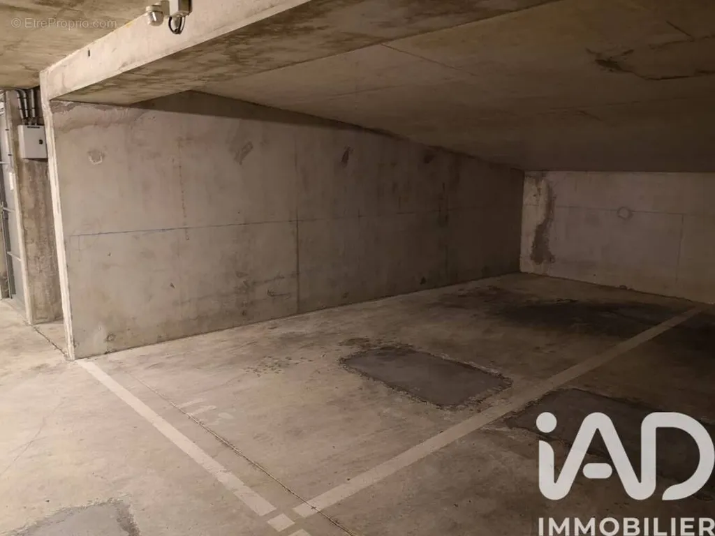 Garage - Parking Sécurisé en Sous-sol à Pontoise