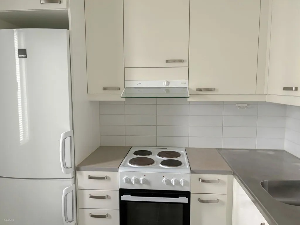 Cuisine - Bright Apartment with Balcony in Länsimäki, Vantaa