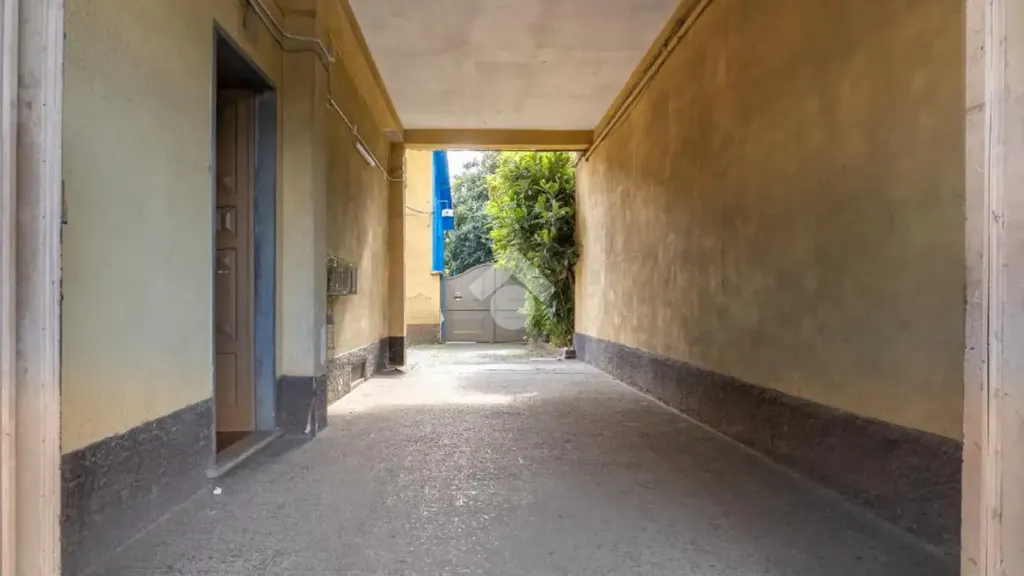 Entrée - Rustic Flat with Balcony in Prato Centenaro, Milan