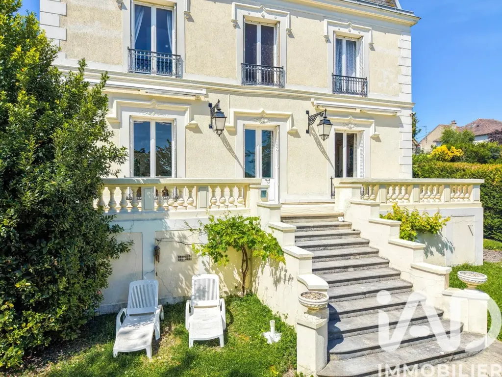 Maison 11 pièces à Thorigny-sur-Marne