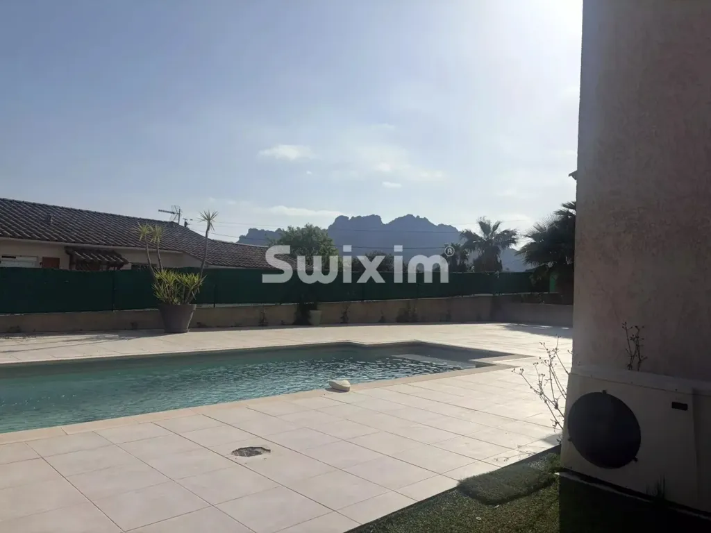 Piscine - Villa avec Piscine face au Rocher de Roquebrune