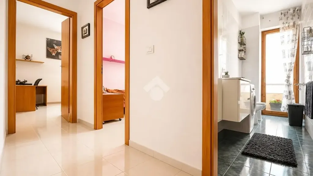Ingresso - 4-Bedroom Apartment with Balcony in San Severo