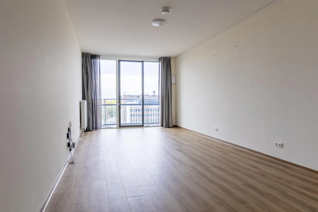 Pièces - Furnished Studio with Balcony in Rotterdam Vreewijk