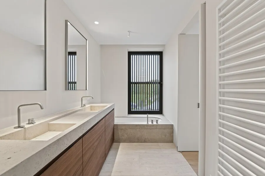 Salles de bain - Villa Nouvelle Construction avec Piscine à Knokke