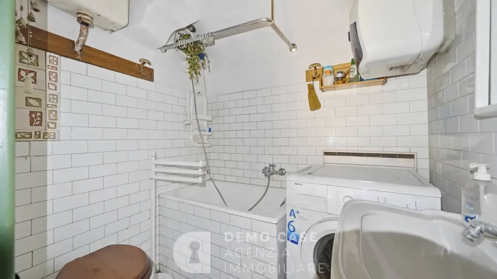 Bagni - Multi-Level Apartment in Chiavenna's Historic Centre