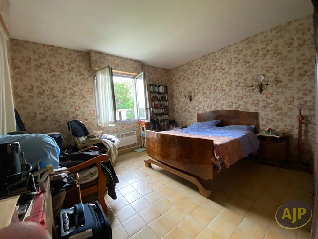 Chambres - Maison avec Dépendance et Atelier à Lège