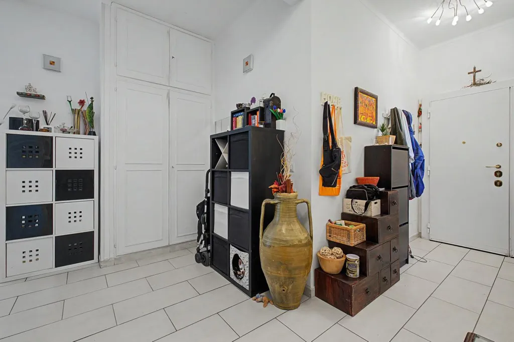 Esik - Triplex with Balcony in Ostia, Rome