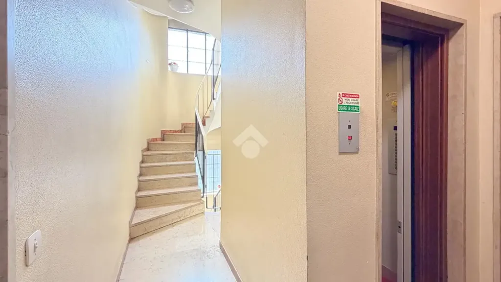 Rooms - Rearranged Two-Bedroom in Milan