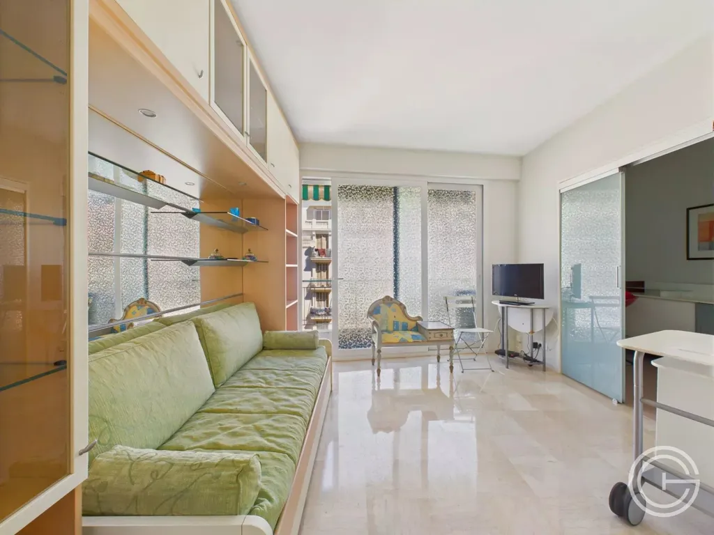 Elutuba - Studio with Balcony in Nice