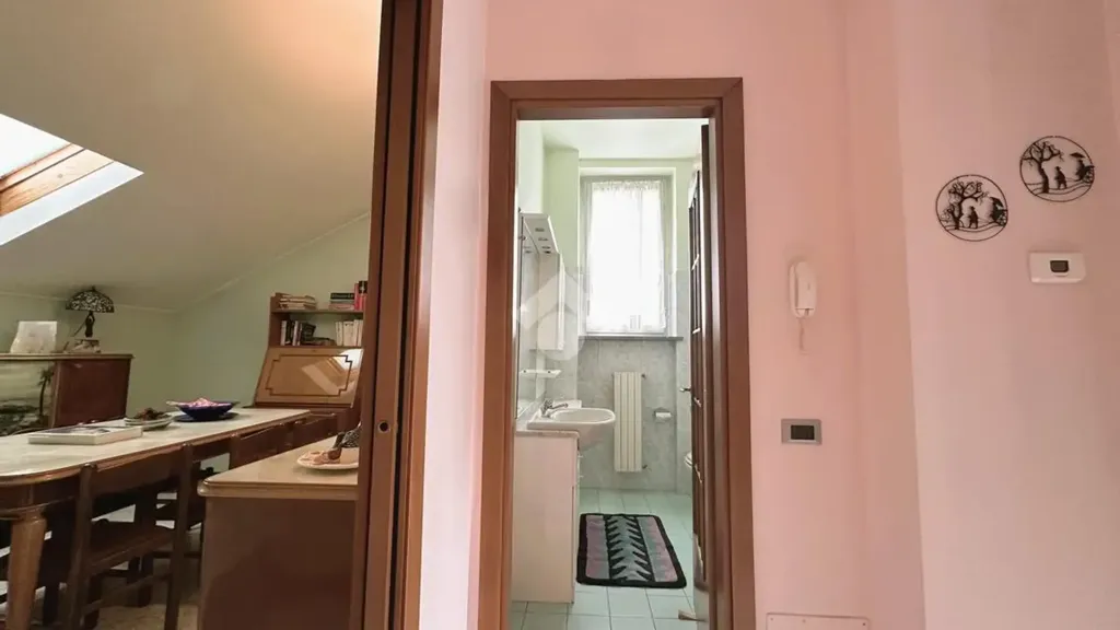 Entrée - Spacious Apartment with Balcony in Vimercate
