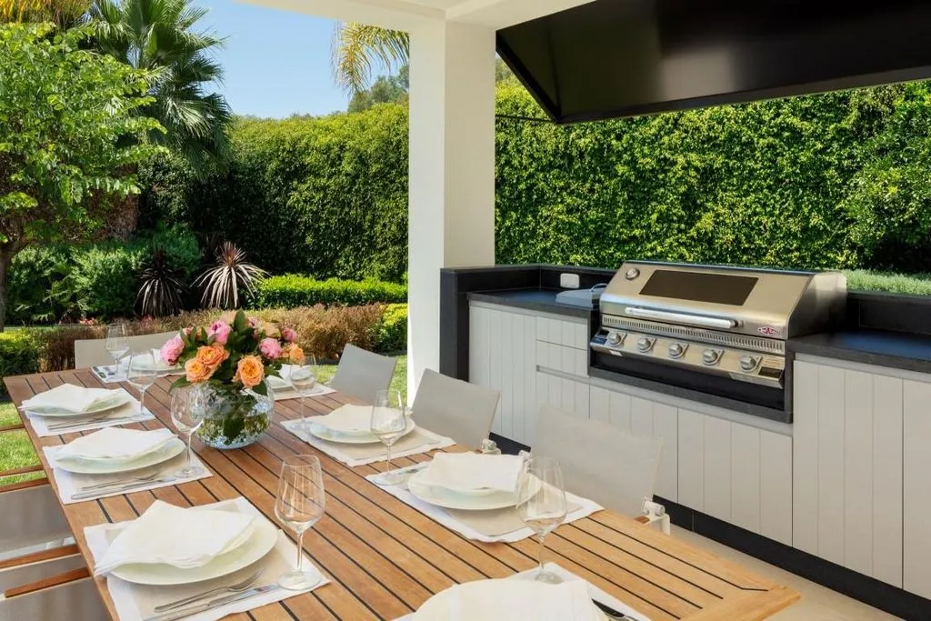 Terrass - Luxury Villa with Golf Course View in Marbella