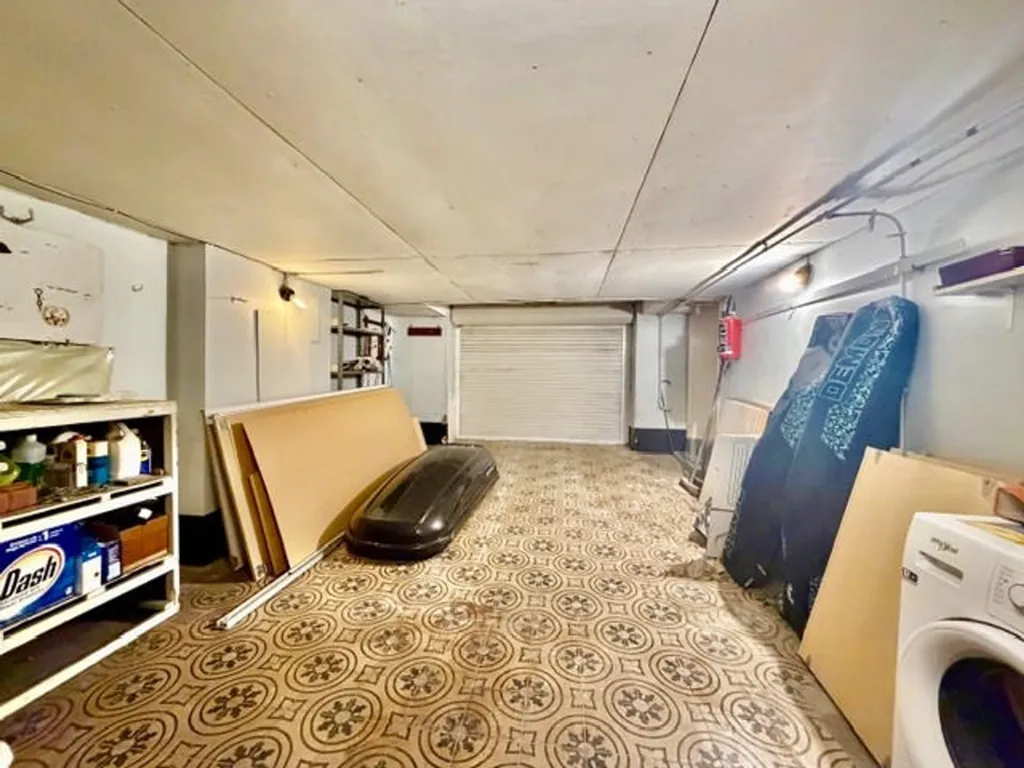 Garage - Maison de Rapport avec Jardin à Ixelles