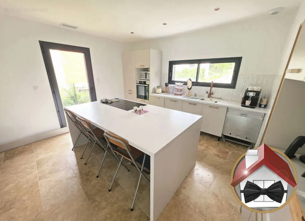 Cucina - Contemporary House with Garden in Juvignac